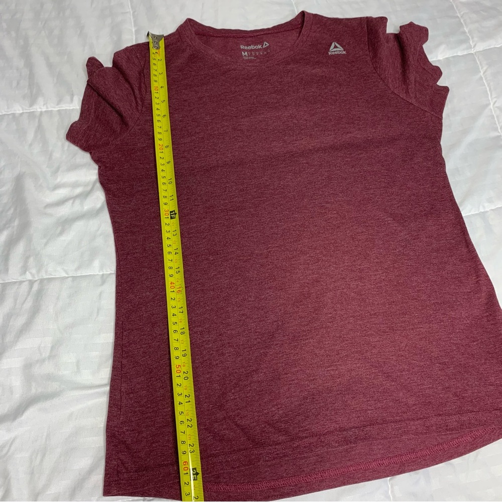 Reebok Maroon Classic T-Shirt Front Logo Women’s Size US M - Picture 7 of 7